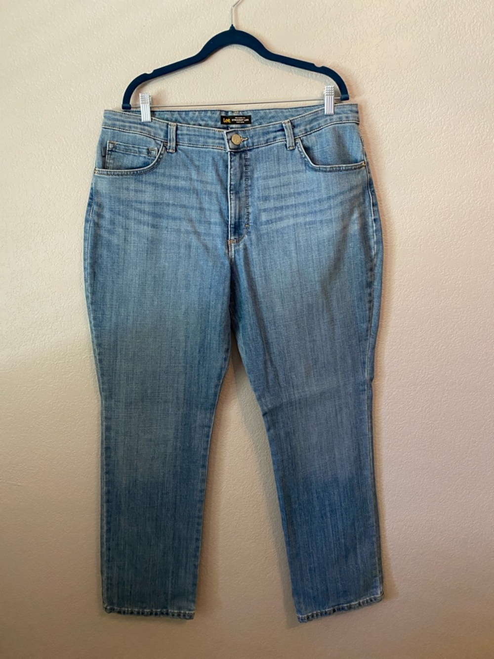 Lee Women's Light Wash Straight Leg Jeans